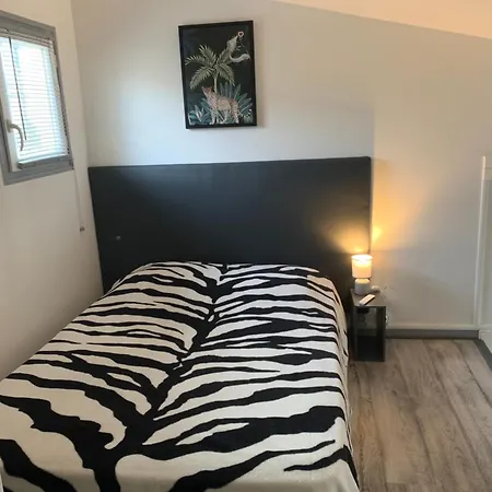 L D Ange 1 Idealement Situe 37m2 Entre Port Et Village *