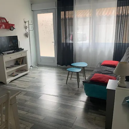 L D Ange 1 Idealement Situe 37m2 Entre Port Et Village *