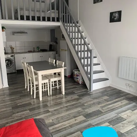 Appartement Très Bel Mezzanine De 37m2 Refait à Neuf Gruissan
