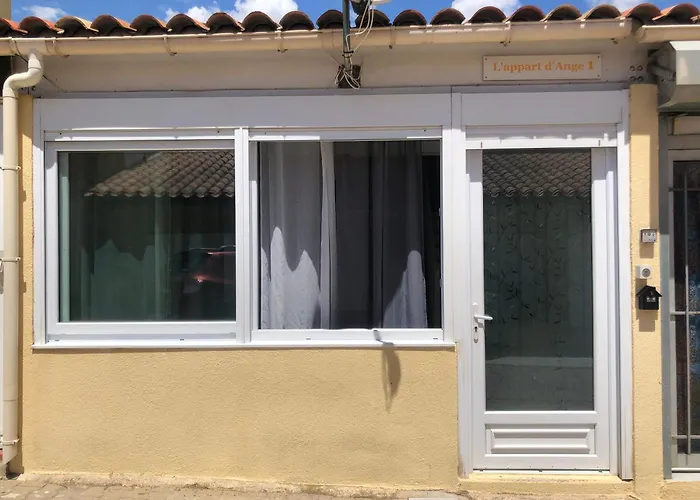 L D Ange 1 Idealement Situe 37m2 Entre Port Et Village Appartement