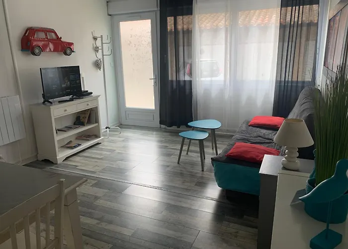 L D Ange 1 Idealement Situe 37m2 Entre Port Et Village *